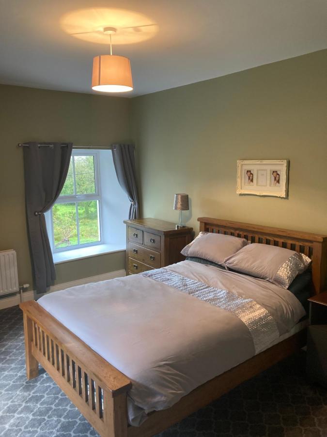 Entire Farmhouse In Tipperary 니나 외부 사진