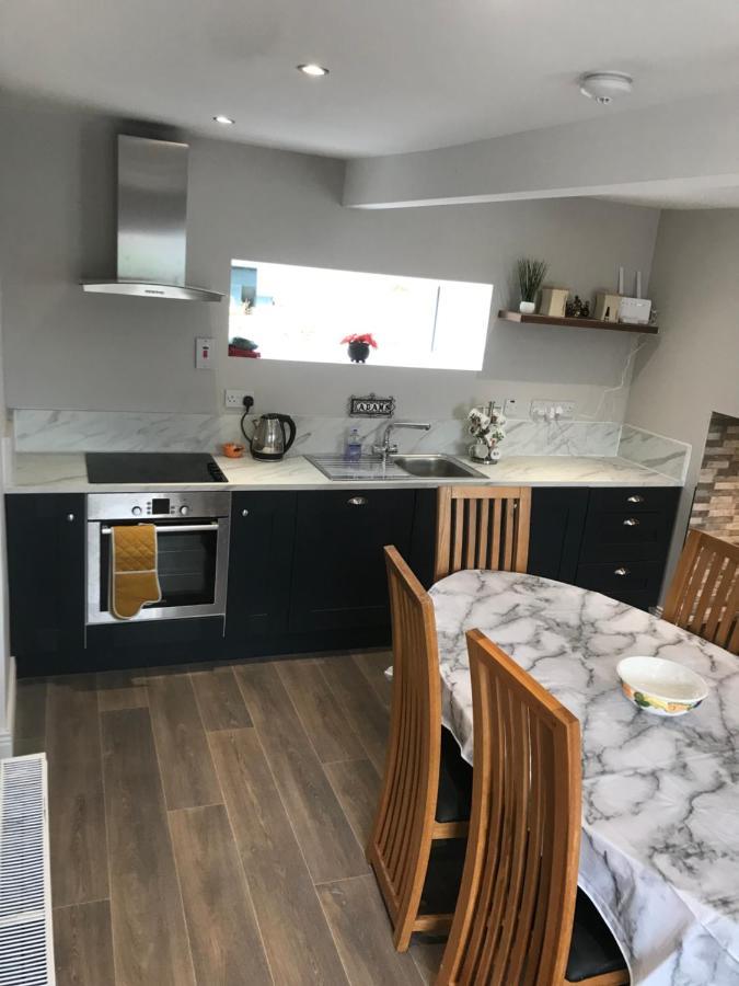 Entire Farmhouse In Tipperary 니나 외부 사진